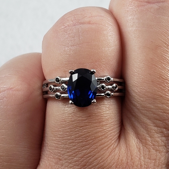 Sapphire And Bezel Set Spinel Ring - Picture 7 of 8